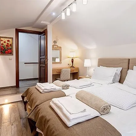 Artemisia With Outdoor Hot Tub, Sani Luxury Collection 撒尼海滩